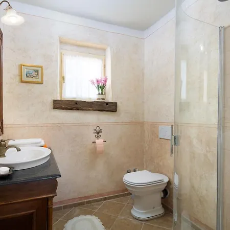 Villa Malini With Pool, Sauna And Fenced Garden Labin (Istria)