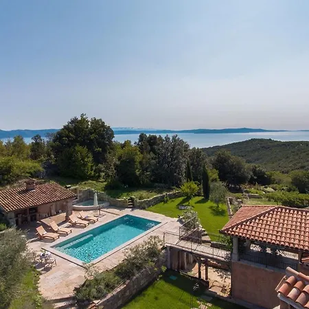 Malini With Pool, Sauna And Fenced Garden * Labin (Istria)