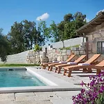 빌라 Malini With Pool, Sauna And Fenced Garden *