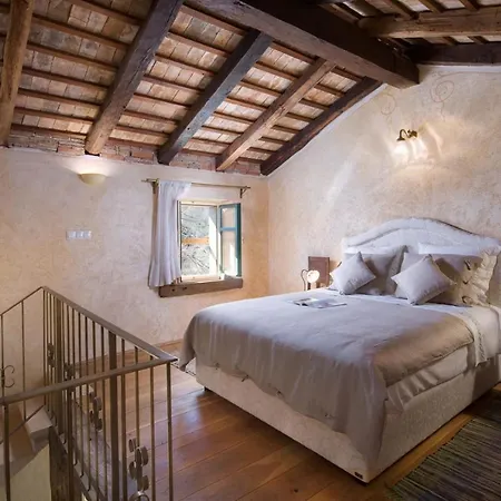 Malini With Pool, Sauna And Fenced Garden Villa *