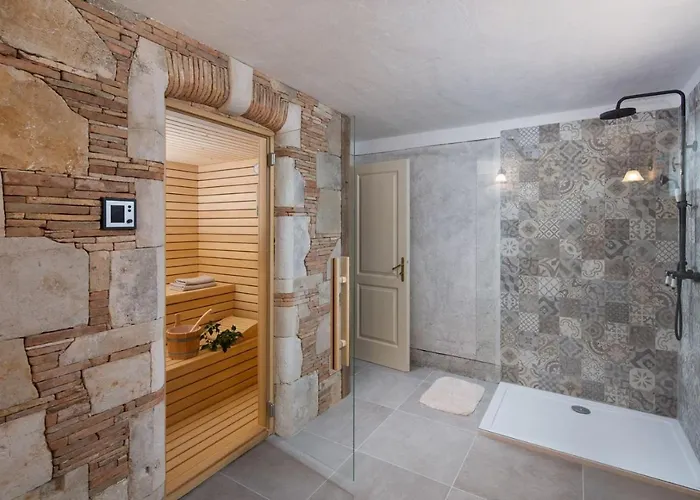 Malini With Pool, Sauna And Fenced Garden Labin (Istria)