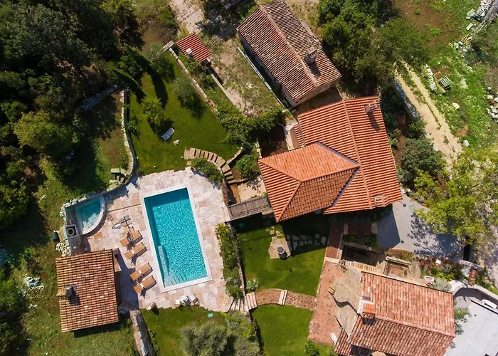 Malini With Pool, Sauna And Fenced Garden Villa