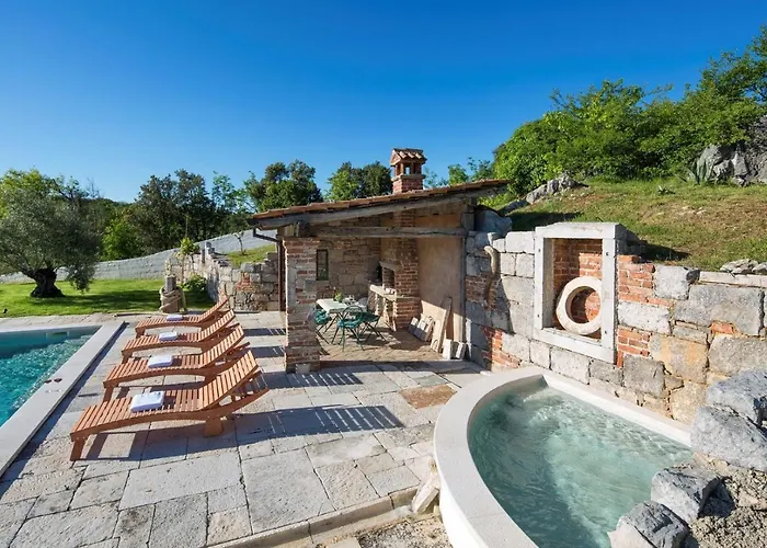 Malini With Pool, Sauna And Fenced Garden *