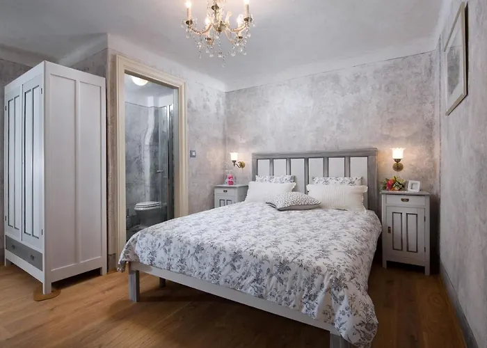 Malini With Pool, Sauna And Fenced Garden