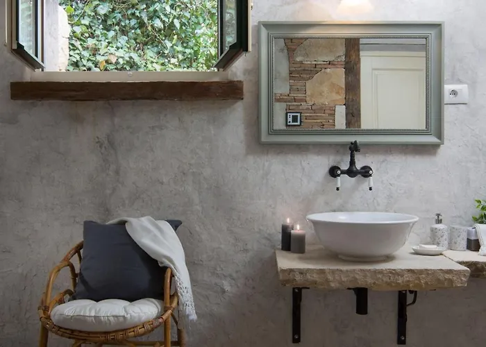 Villa Malini With Pool, Sauna And Fenced Garden