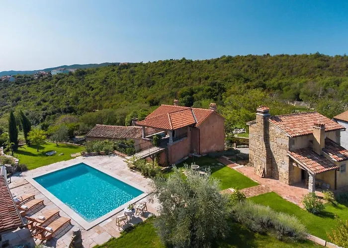 Villa Malini With Pool, Sauna And Fenced Garden Labin (Istria)