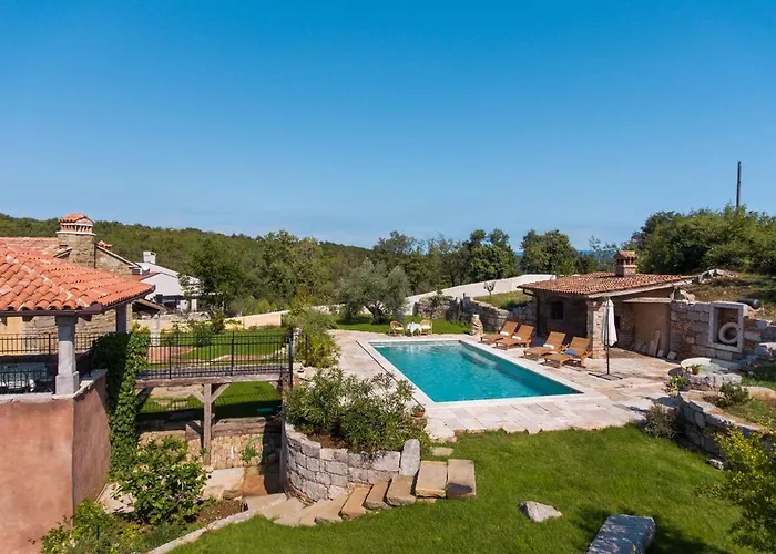 Malini With Pool, Sauna And Fenced Garden *