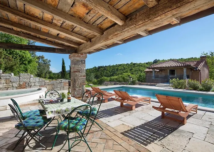 Villa Malini With Pool, Sauna And Fenced Garden Labin (Istria)